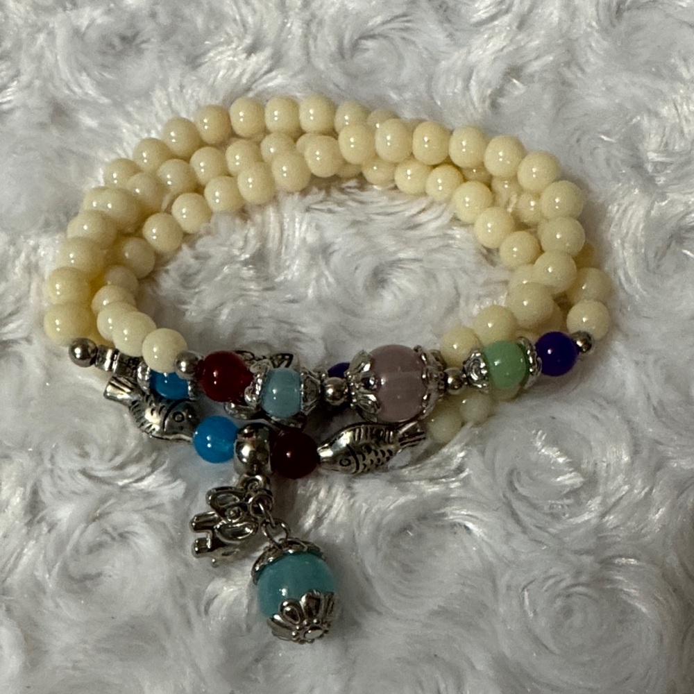 Elegant Cream and Silver Beaded Bracelet